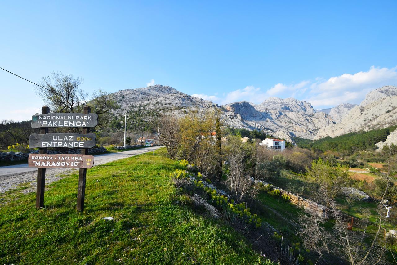 Apartments Paklenica Starigrad Paklenica Exterior photo